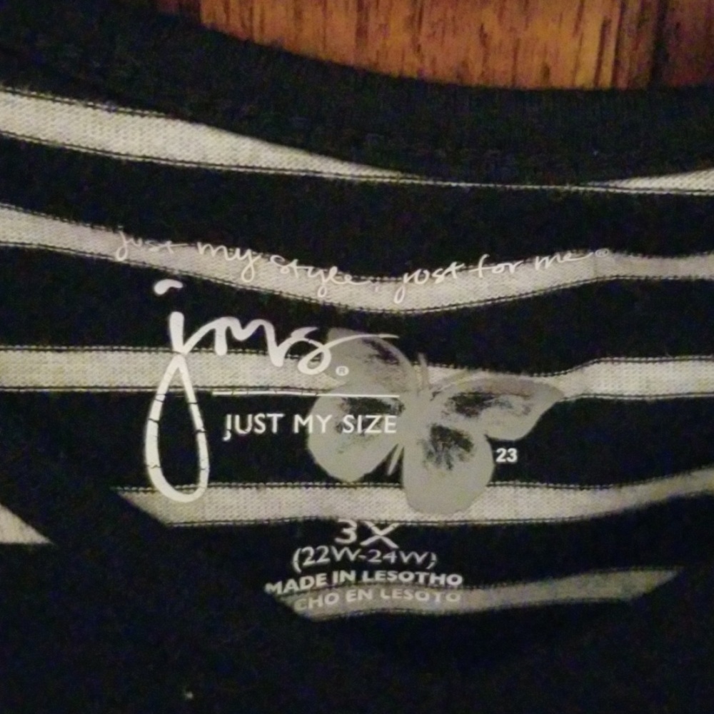 Shirt - Picture 2 of 3